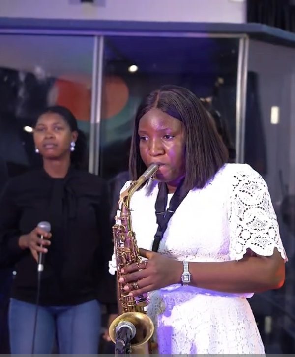 Esthy Sax at The Soundroom