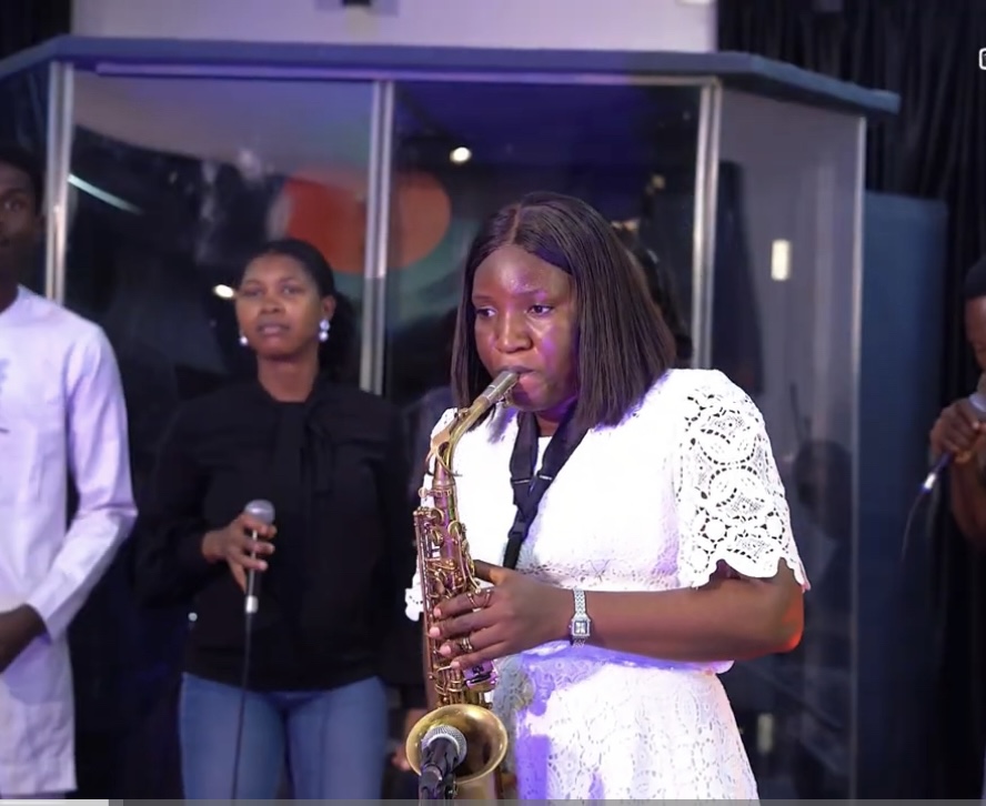 Esthy Sax at The Soundroom